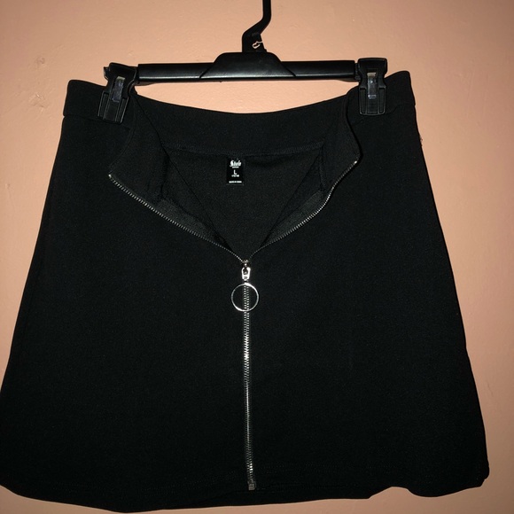 ‼️SHEIN SKIRT‼️ - Picture 4 of 7